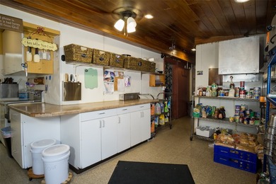 Own your own restaurant! Commercial property with a successful - photo 24