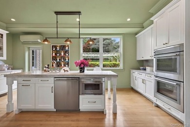 Impeccable construction, a gracious layout, and idyllic - photo 26