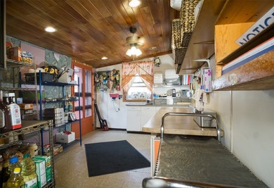 Own your own restaurant! Commercial property with a successful - photo 26
