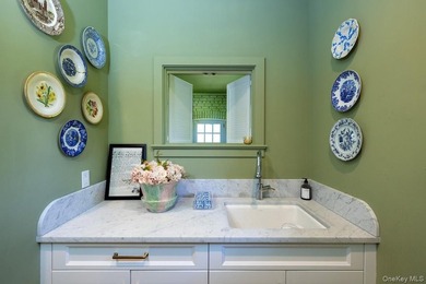 Impeccable construction, a gracious layout, and idyllic - photo 29