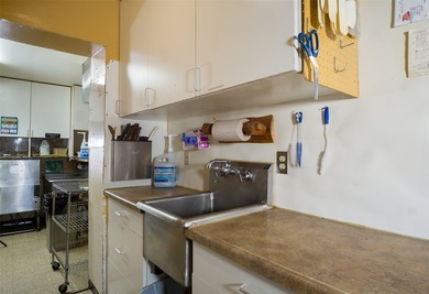 Own your own restaurant! Commercial property with a successful - photo 29