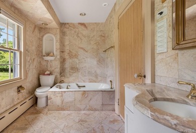 Impeccable construction, a gracious layout, and idyllic - photo 37