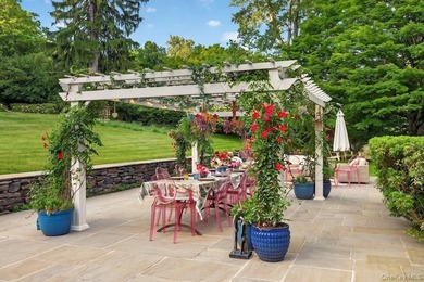 Impeccable construction, a gracious layout, and idyllic - photo 43