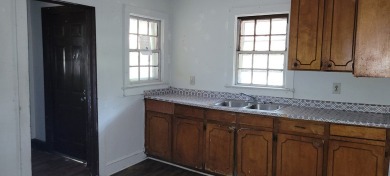 REDUCED FOR QUICK SALE! Welcome to this charming and affordable