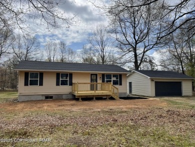 Lake Home Sale Pending in Albrightsville, Pennsylvania