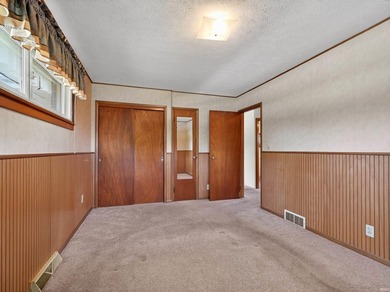 Conveniently located just minutes from downtown Warsaw, local - photo 16