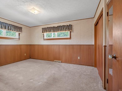 Conveniently located just minutes from downtown Warsaw, local - photo 17