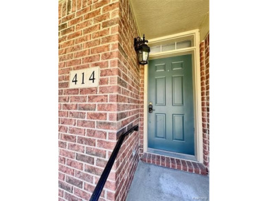 (private lake, pond, creek) Condo Active Under Con in Walled Lake Michigan