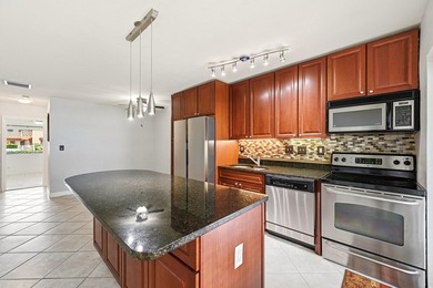 Fully remodeled 1-bedroom, 1-bath waterfront residence in Coral - photo 6