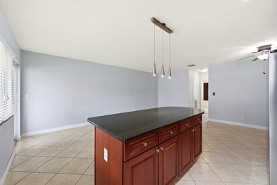 Fully remodeled 1-bedroom, 1-bath waterfront residence in Coral - photo 7