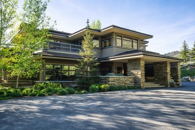 Extraordinary 12 acre private gated property featuring a Modern - photo 5