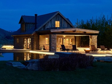 Extraordinary 12 acre private gated property featuring a Modern - photo 10