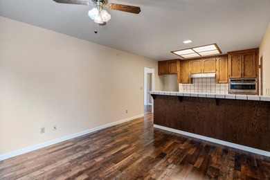 Rare, single story *Bluff* townhouse with incredible Southside - photo 11