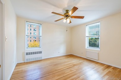 **ACCEPTED OFFER** Spacious and bright 2 bedroom conveniently - photo 11