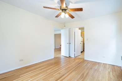**ACCEPTED OFFER** Spacious and bright 2 bedroom conveniently - photo 13