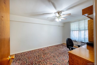 **ACCEPTED OFFER** Spacious and bright 2 bedroom conveniently - photo 14