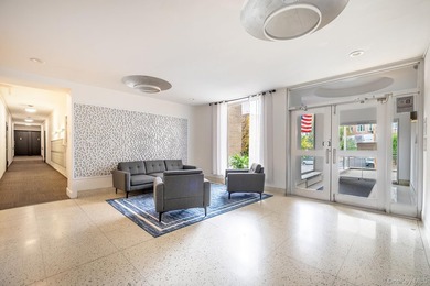 **ACCEPTED OFFER** Spacious and bright 2 bedroom conveniently - photo 21