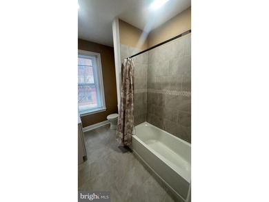 Nice renovated duplex with car garage and side entrance and - photo 35