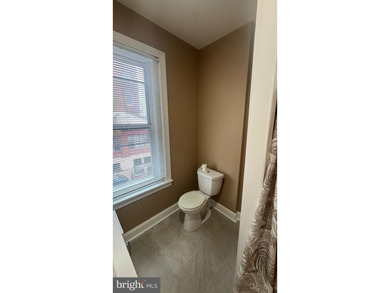 Nice renovated duplex with car garage and side entrance and - photo 36