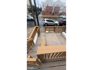 Nice renovated duplex with car garage and side entrance and - photo 44