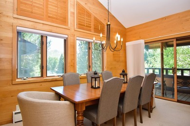 An upgraded three-bedroom, three-bath retreat in Sun Valley's - photo 2