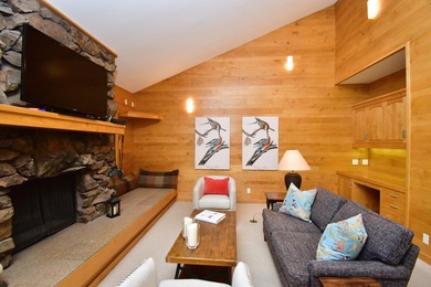 An upgraded three-bedroom, three-bath retreat in Sun Valley's - photo 4