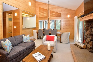 An upgraded three-bedroom, three-bath retreat in Sun Valley's - photo 6