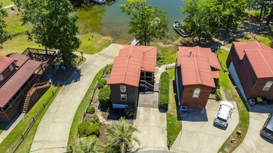 PLEASE VIEW VIRTUAL TOUR LINK! Welcome to lake living in the - photo 4