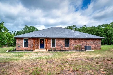 Be amazed every day by this exceptional 40-acre retreat just - photo 3