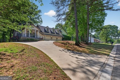 Welcome to this expansive home in Colonnade offering over 5,000 - photo 5