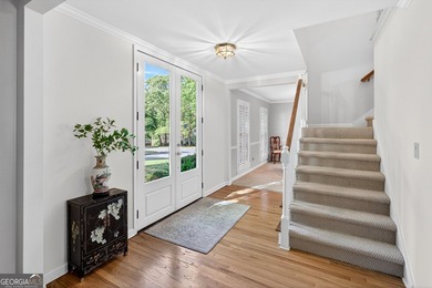 Welcome to this expansive home in Colonnade offering over 5,000 - photo 8