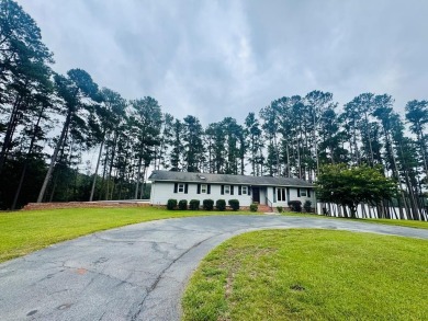 Lake Home For Sale in Mccormick, South Carolina