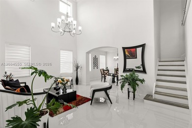 Stunning lakefront corner-lot 4-bedroom, 3-bathroom residence - photo 8