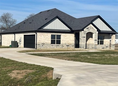 Lake Tawakoni Home Active Under Contract in Point Texas