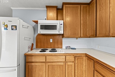 Welcome to this charming 2 bedroom, 1 bath coastal cottage - photo 12