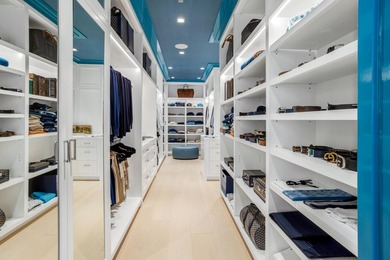 A rare opportunity to purchase a one of a kind 8,645 sq. ft - photo 17