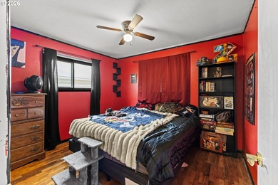 Welcome to this charming 2 bedroom, 1 bath coastal cottage - photo 19