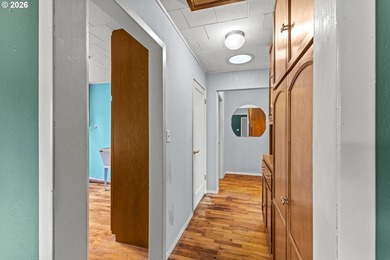 Welcome to this charming 2 bedroom, 1 bath coastal cottage - photo 21