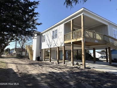 Gorgeous 3 bedroom 2 bath home in Morehead City. You will not