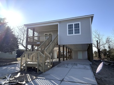 Gorgeous 3 bedroom 2 bath home in Morehead City. You will not