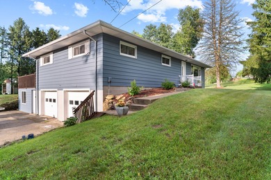 (private lake, pond, creek) Home Active Under Contract in Hillsdale Michigan