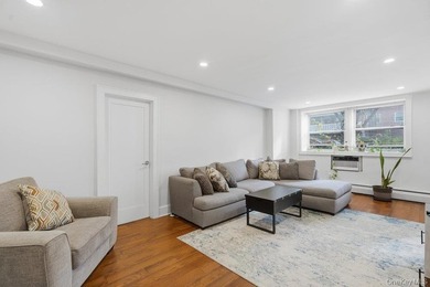 Renovated two bedroom, one bathroom co-op apartment in Great - photo 6