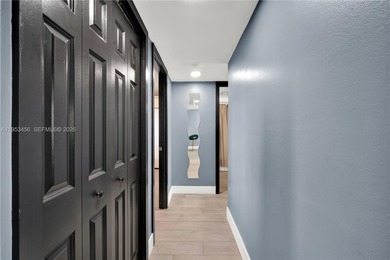 Only a 10 minutes ride to Downtown Hollywood restaurants