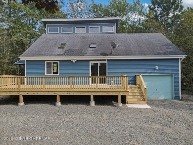 Lake Home For Sale in Tobyhanna, Pennsylvania