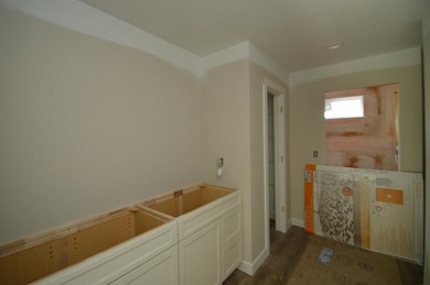 BEAUTIFUL NEW CONSTRUCTION in desirable Edwardsburg! Time still - photo 10