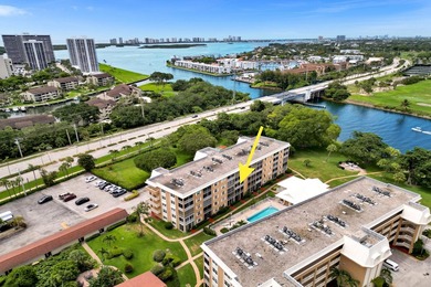 Ideally situated in the heart of North Palm Beach, this bright - photo 1