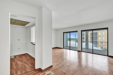 Ideally situated in the heart of North Palm Beach, this bright - photo 4