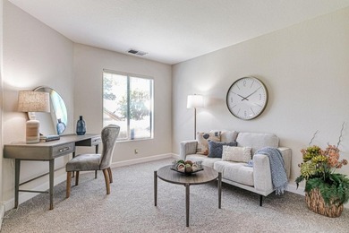 Looking for a spacious home for entertaining or work from home? - photo 4