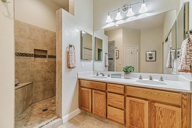 Looking for a spacious home for entertaining or work from home? - photo 7