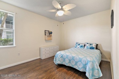 Welcome to Montreux Living! This beautifully upgraded 3-bedroom - photo 12